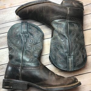 Justin round toe Cowboy Boots Size 11D